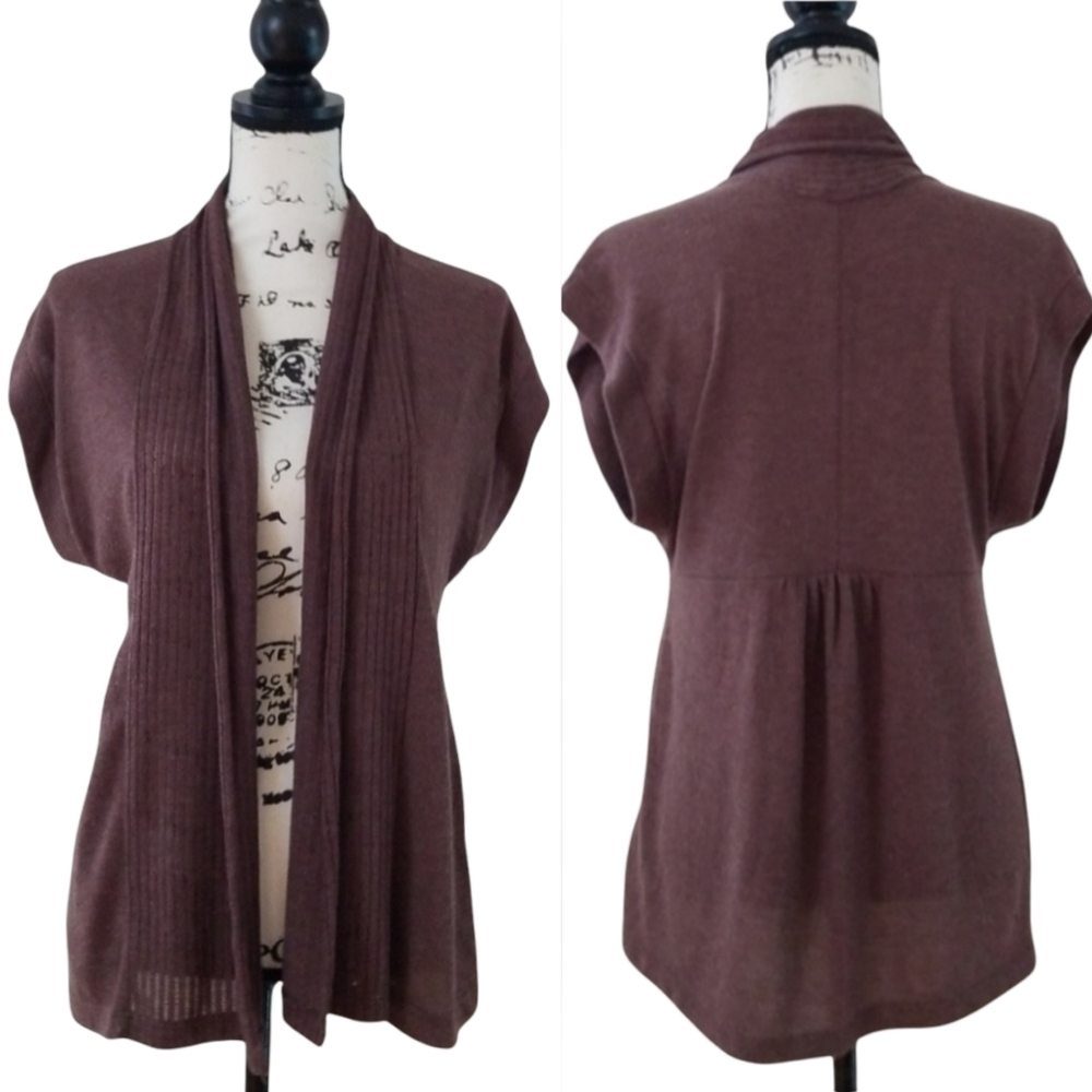 Julie's Closet Sleeveless knit vest top